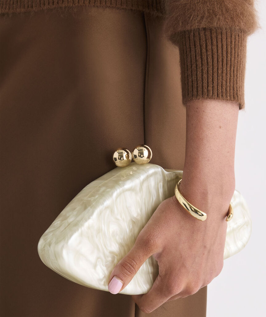 Pearl Oyster Clutch
