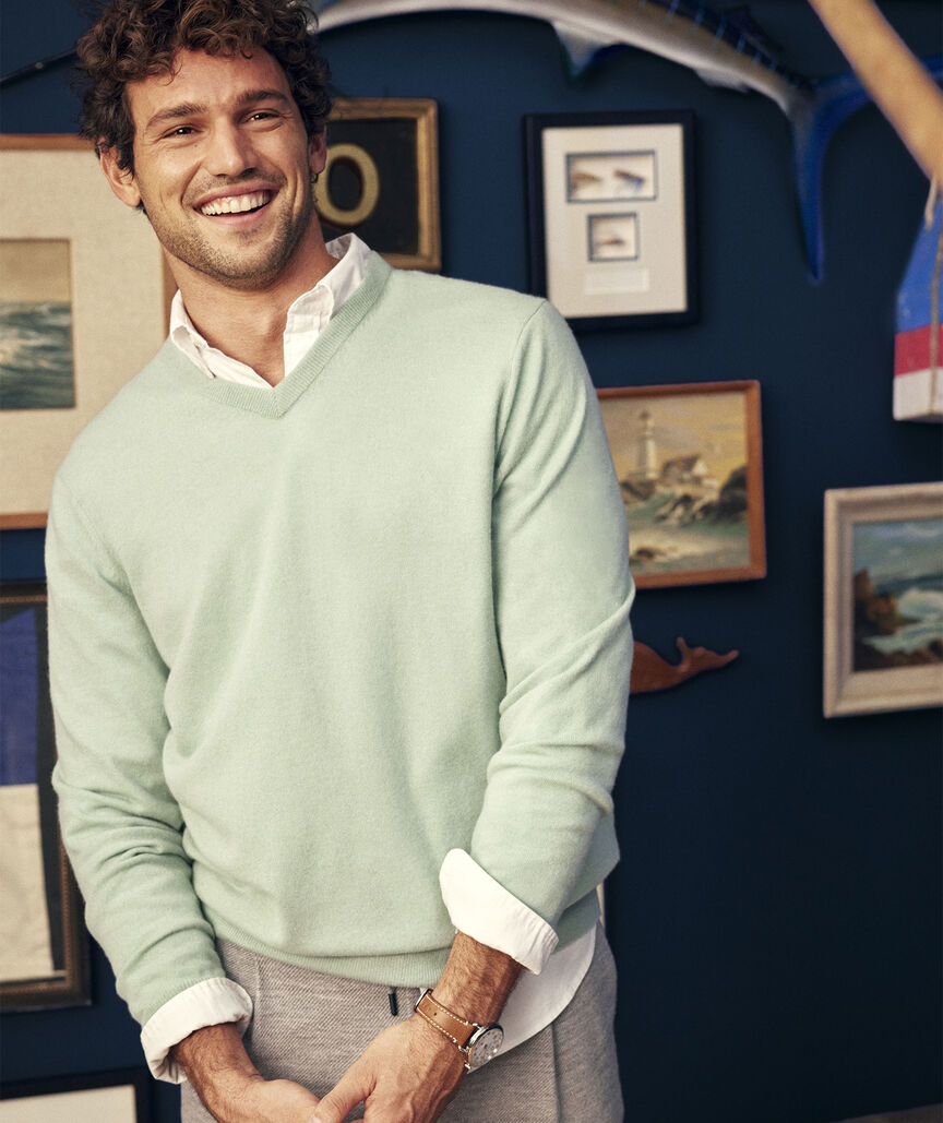 Lightweight Cashmere V-Neck Sweater