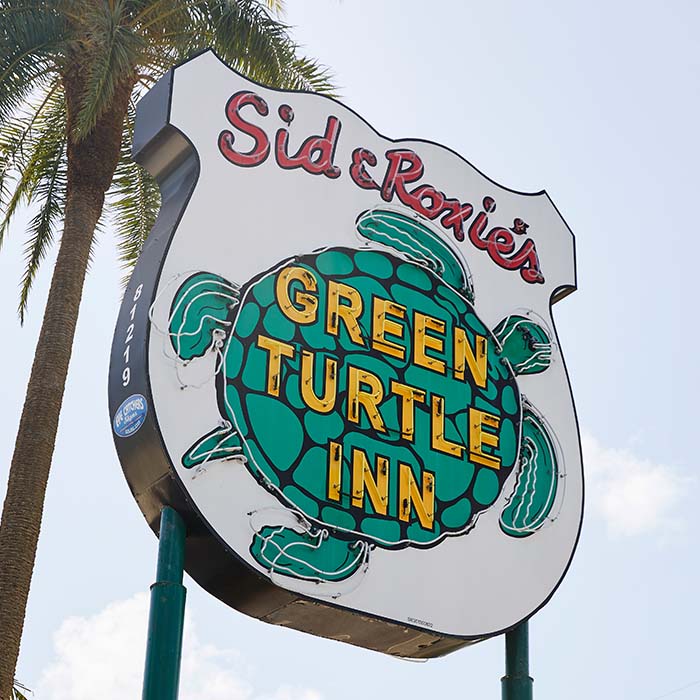 Green Turtle Inn sign