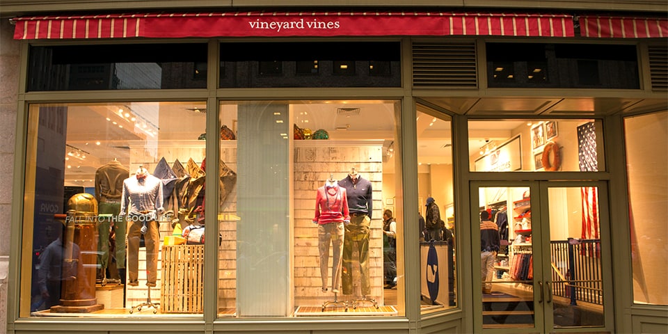 VINEYARD VINES OPENS GRAND CENTRAL STORE